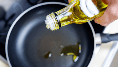 Vrai ou faux : frire dans l'huile d'olive est mauvais pour la santé